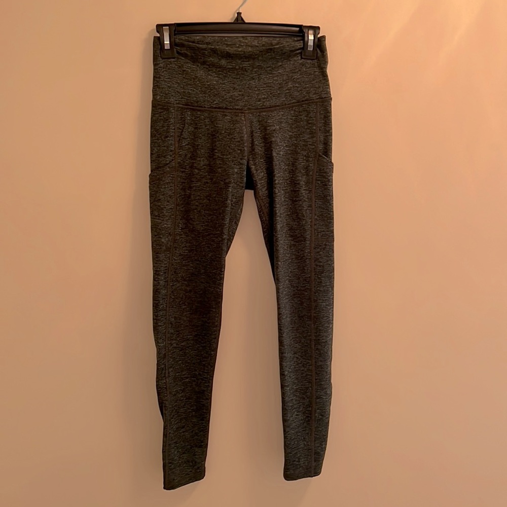 Aerie pocket leggings.